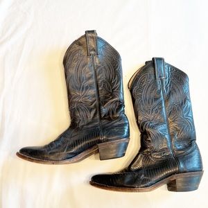Black Women’s Justin cowboy boots